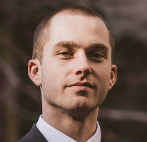 Analista di trading crypto esperto, Thomas Whitfield, ritratto